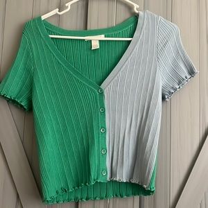 Blue green top